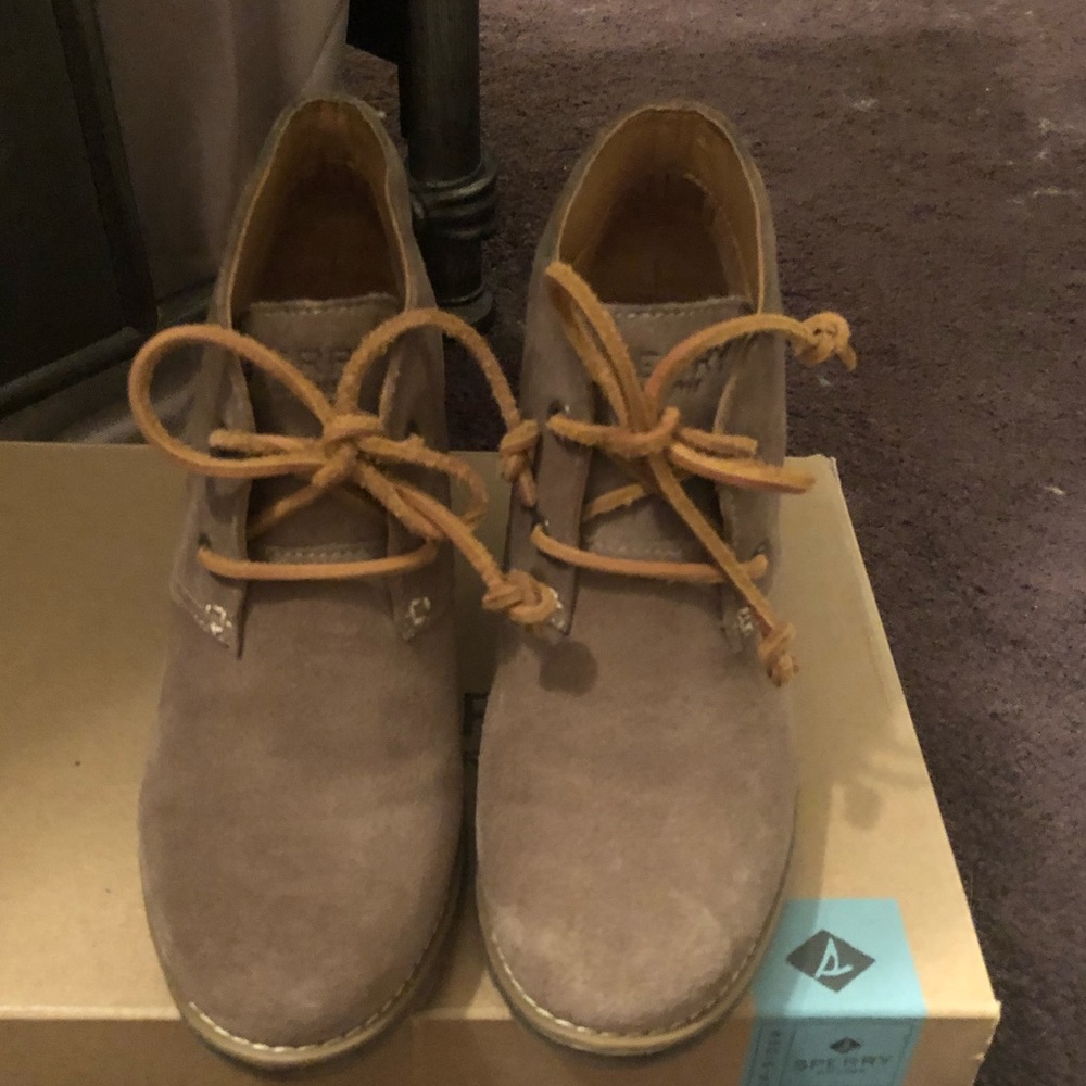 Sperry Shoes in size 6
